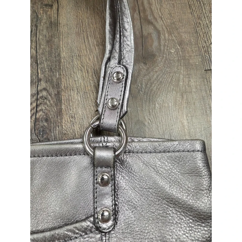B. MAKOWSKI Shimmer 100% Leather Silver Metallic Handbag Purse Tote Shoulder Bag